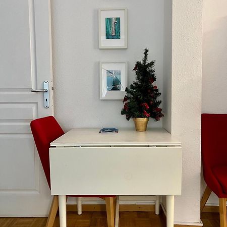 Central 2 bedroom flat in heart of Eaux-vives Genève Buitenkant foto