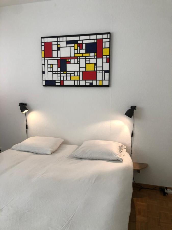 Central 2 bedroom flat in heart of Eaux-vives Genève Buitenkant foto