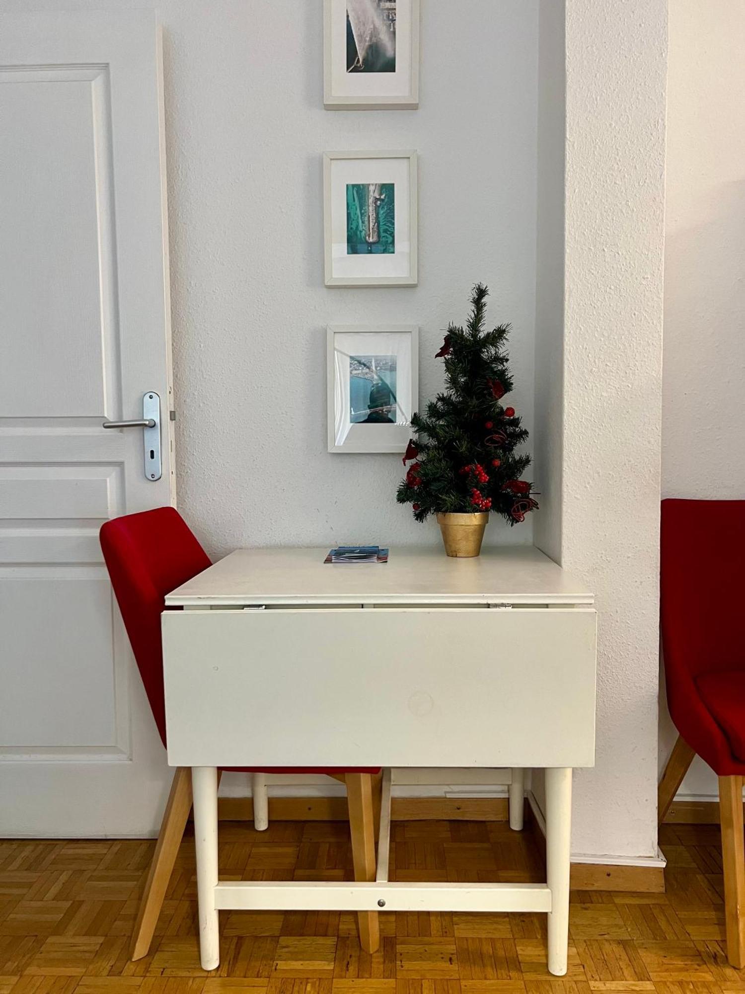Central 2 bedroom flat in heart of Eaux-vives Genève Buitenkant foto